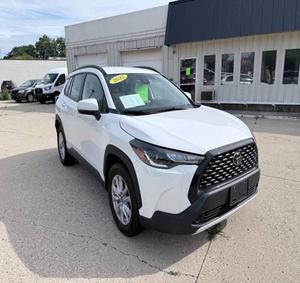 Listo para llevar: Crossover 2022 Cross-LE AWD LE de 4 puertas - Product Image 1