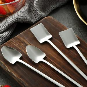 Ensemble de cuillères à thé uniques en argent fini, parfait pour les restaurants, les hôtels, les cafés et l'utilisation à la maison sur la table à café. Vente en gros depuis l'Inde. - Product Image 6