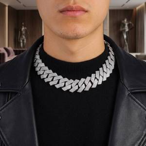Nouveau design Collier en moissanite sertie de diamants, Argent 925, passe le test du diamant, Chaîne cubaine en moissanite, compatible testeur de diamant - Product Image 3