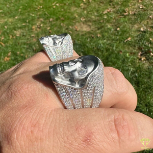 Anillo Exclusivo de Plata 925 con Diamante Cultivado en Laboratorio en Forma de Calavera, con Detalles Faciales en 3D y Superficie Completamente Brillante - Product Image 2