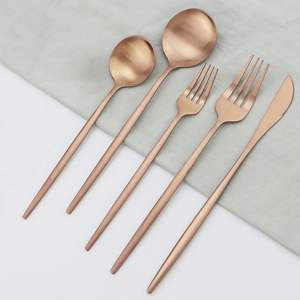 Cubiertos de mesa diseñados para una fuerte presencia en los estantes de los comercios minoristas y una visibilidad competitiva en el comercio global. - Product Image 2