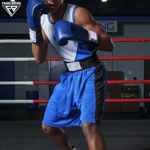 Ensemble uniforme de boxe blanc et bleu de haute qualité OEM/ODM, débardeur et short en mesh à séchage rapide pour l'entraînement de kickboxing et de MMA - Product Image 3