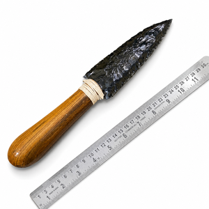 Cuchillo de Obsidiana Negra Hecho a Mano con Mango de Madera, Escultura Coleccionable Artística, Forma Irregular Antigua, Artesanía Duradera - Product Image 2