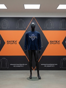 ผู้ผลิตเสื้อผ้าสตรีทแวร์ เสื้อเชิ้ตแขนยาวผ้ากำมะหยี่คอโอ ทรงปกติ แต่งลายขาดๆ แบบยูนิเซ็กซ์ ประดับคริสตัล ผ้าฝ้าย 100% สำหรับผู้ชาย สั่งทำได้ - Product Image 2