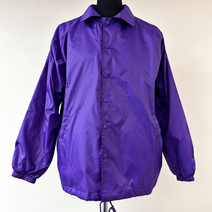 Chaqueta Coach Personalizada Omega con Doble Costura, Color Morado, Letras Griegas, Botones y Logotipo de Fraternidad Personalizado - Product Image 1