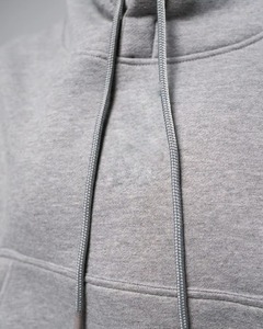 Hoodie court beige personnalisé pour femme, coupe ample, épaules tombantes, manches régulières, pull-over d'hiver, écologique, respirant, vente en gros OEM - Product Image 3