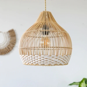 Pantalla de Lámpara de Ratán Natural Barata al por Mayor, Tejida por Habilidos Artesanos Vietnamitas para Soluciones de Iluminación Interior Sostenible - Product Image 1