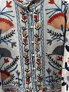 เสื้อแจ็คเก็ตครอปปักลายซูซานีคุณภาพสูง แบบสองด้านใส่ได้ ลายดอกไม้ สไตล์ฮิปปี้ สำหรับผู้หญิง ฤดูหนาว อุ่นสบาย สไตล์โบฮีเมียน ขายส่ง - Product Image 3