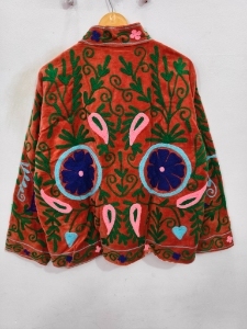 เสื้อแจ็คเก็ตปักลายซูซานีผ้ากำมะหยี่สำหรับผู้หญิง ระบายอากาศได้ดี ลายดอกไม้ งานฝีมือทำมือ เสื้อแจ็คเก็ตผู้หญิง ดีไซน์สวยงาม - Product Image 2