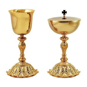 ชุดถ้วยศักดิ์สิทธิ์และภาชนะใส่ศิษยาสีทองเงางาม ขายดี ดีไซน์คลาสสิก ทนทาน เหมาะสำหรับใช้ในโบสถ์และตกแต่งบาร์ - Product Image 3
