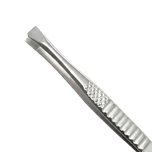 Pince à épiler professionnelle en acier inoxydable, pointe fine et inclinée, outil de précision pour l'épilation, durable, réutilisable, toilettage moderne - Product Image 6