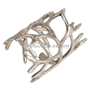 Porte-serviettes en métal inoxydable poli brillant, design en forme de feuilles de vigne, pour la décoration de table de mariage ou de dîner - Product Image 4