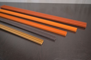 Perfil de PVC en E personalizado, tira de plástico para sujetar vidrio, extrusión para muebles, marco de puerta corredera, riel guía. - Product Image 5