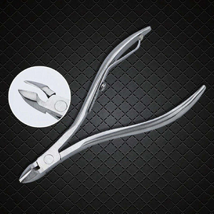 Pince à cuticules professionnelle en acier inoxydable pour manucure, pédicure et soins des ongles - Product Image 5