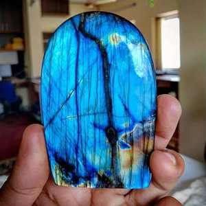 Pierre de Labradorite Bleue Scintillante de Haute Qualité, Forme Libre, Cristal de Guérison Irrégulier, Idéale pour Cadeau, Vente en Gros - Product Image 3