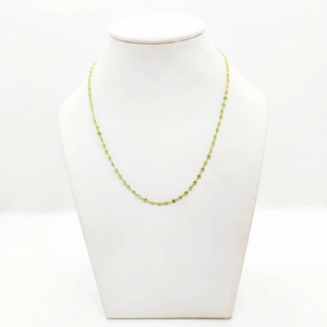 สร้อยคอเพอริดอทดีไซน์ธรรมชาติ ทำจากทองคำแท้ 18K สีเหลือง – ประดับพลอยสีเขียวทรงกลมแบบเบเซลเซ็ต - Product Image 1