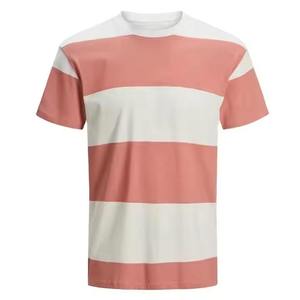 T-shirt décontracté en coton tricoté à manches courtes pour homme, coupe classique, avec logo uni sur le devant et imprimé numérique - Product Image 1