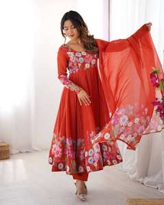 Conjunto de traje Anarkali de lujo en organza de seda pura y suave con patrón Kali, con dupatta de lona y pantalón, para fiesta, para mujer - Product Image 2