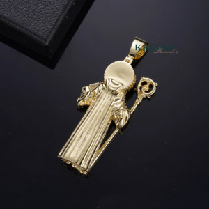 จี้พระนักบุญทรงฮิปฮอปประดับเพชรโมอิสซาไนต์ ชุบทอง 18K เงินแท้ 925  แบบติดตั้งแบบช่อง  ทรงเหลี่ยมเจียระไน  สำหรับทั้งชายและหญิง - Product Image 3