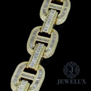 Bracelet tennis élégant et raffiné en diamants pour femmes, finition haute brillance et fermoir sécurisé, disponible au prix export. - Product Image 3