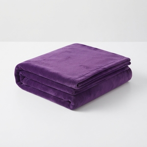 Couverture en peluche violette, en polaire et flanelle, tricotée, personnalisée pour la maison et les voyages - Product Image 1