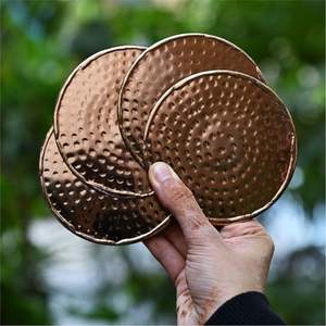 Posavasos de Metal de Latón Antiguo Hechos a Mano - Posavasos con Acabado Dorado Martillado de Primera Calidad, Elegantes Regalos de Boda o Diwali - Product Image 2