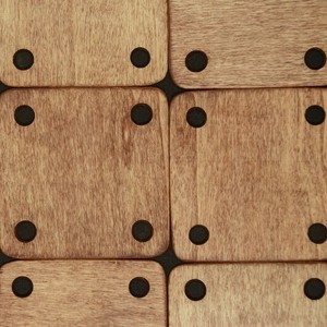 Tarjetas/Tabletas de Tejido de Madera Ecológicas de Arte Popular (Cuadradas Pulimentadas) para Crear Textiles Intrincados, Cinturones Resistentes y Adornos para Prendas - Product Image 1