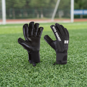 Gants de gardien de but avancés avec une adhérence améliorée, des protège-doigts de protection et un ajustement personnalisé pour les gardiens de but professionnels - Product Image 3