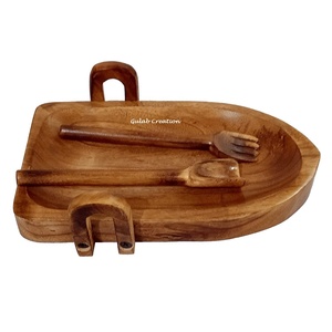 Plateau de service en bois de mangue design de bateau à rames avec fourchette et cuillère en bois Plateau naturel pour salade, collations, fromage et apéritifs - Product Image 1