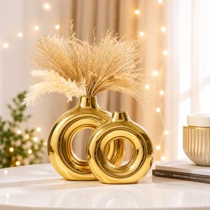 Vase à fleurs en métal très demandé, durable pour une décoration longue durée de l'entrée, résistant à la rouille pour la terrasse, disponible à la vente - Product Image 2