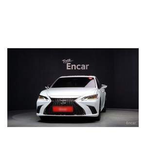 Lexus ES F-Sport 2024 con Paquete de Diseño, Volante a la Izquierda, Asientos de Cuero, Cámara Trasera, 33,670 km - Product Image 3