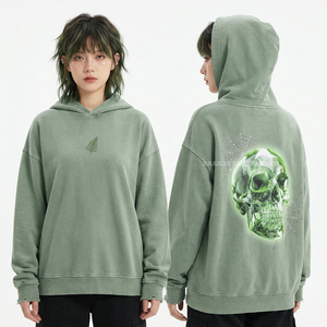 Sudadera con capucha Peach Acid Wash con estampado gráfico personalizado de mariposa y calavera, estampado de espinas en las mangas, estilo streetwear desgastado, de alta calidad, de forro polar. - Product Image 5