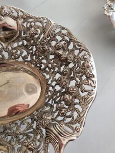 Bol décoratif moderne en argent avec motif ajouré, idéal pour la décoration du salon, la table à manger et les paniers-cadeaux, provenant d'Inde - Product Image 5