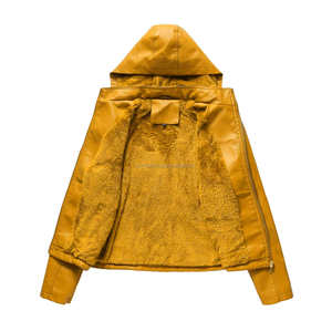 Elegante chaqueta de cuero amarillo mostaza para mujer con forro de Sherpa acogedor bolsillos con cremallera capucha larga y estilo para la comodidad de invierno - Product Image 4