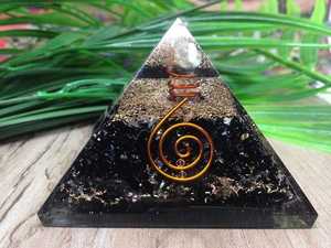 Pyramide d'orgone en tourmaline noire naturelle pour la protection, la guérison énergétique, la méditation, la décoration Feng Shui, cadeau - Product Image 3