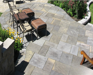 Dalles de pavage en grès noir Grocon Sagar, coupées sur mesure - Extérieur moderne avec garantie de 2 ans - Product Image 2