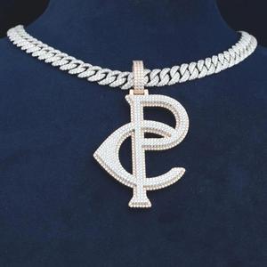 Colgante de Letra Personalizado Estilo Hip Hop con Moissanita VVS de Corte Brillante Certificada IGI, Base Plateada en Plata Sólida para Moda Hip Hop - Product Image 1