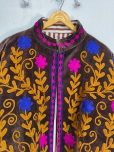 เสื้อแจ็คเก็ตปักลายซูซานีผ้ากำมะหยี่สำหรับผู้หญิง ระบายอากาศได้ดี ลายดอกไม้ งานฝีมือทำมือ เสื้อแจ็คเก็ตผู้หญิง ดีไซน์สวยงาม - Product Image 3