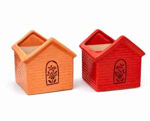 Maceta de Cerámica Hecha a Mano con Forma de Casa Cuadrada, Ecológica, Duradera, Decorativa, Mini Maceta para Interiores (6 Pulgadas de Altura) - Product Image 1