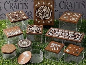 Transparent Acrylic Plexi Storage <b>Box</b> with Handmade Wooden Floral Inlay Lid for Candy Chocolate <b>Sweets</b> <b>Gift</b> Packaging - Product Image 6