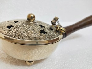 Brûleur à Bakhoor en laiton avec poignée en bois, taille personnalisée, design moderne, brûleur à Oud, brûleur à encens pour hôtel et restaurant - Product Image 5