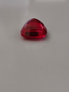 Pierre précieuse de rubis rouge poli, taille coussin, 100 % naturelle, créée en laboratoire, pour la fabrication de bijoux fins de luxe. - Product Image 2