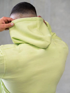 เสื้อฮู้ดผู้ชายขายดี ทรงโอเวอร์ไซส์ สีพื้น ผ้าฟลีซคอตตอน สวมใส่สบาย มีกระเป๋า เหมาะสำหรับใส่ในฤดูใบไม้ร่วง - Product Image 3
