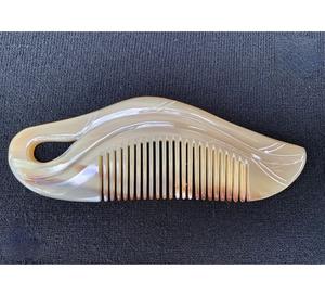 Peine de cuerno natural de estilo clásico con dientes largos, peine para el cuidado del cabello y peine elegante para regalo de cumpleaños, decoración del hogar al mejor precio - Product Image 1
