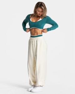Joggers en molleton français pour femme, taille mi-haute, coupe ample et oversize, avec dentelle peinte hivernale, 100% Coton, Écologique, Respirant, Décontracté, ODM - Product Image 2