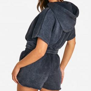 Ensemble de survêtement d'été décontracté pour hommes, de haute qualité, respirant, délavé à l'acide, avec haut sans manches à capuche et short, vente en gros - Product Image 3