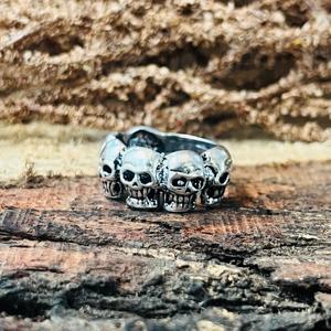 Anillo con múltiples calaveras de plata de ley 925, anillo gótico punk biker, anillo de plata oxidada para hombre - Product Image 1
