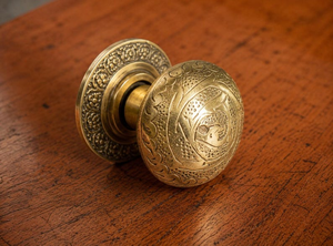 Pomo de Puerta Marroquí Grabado en Latón Macizo, Hecho a Mano, Estilo Vintage, Manija de Entrada Rústica Boho, Herraje Arquitectónico Decorativo para el Hogar - Product Image 4