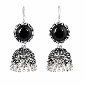 Boucles d'oreilles pendantes bohèmes en laiton antique, alliage de zinc et onyx noir, faites à la main, bijoux de mode indiens pour fêtes - Product Image 1
