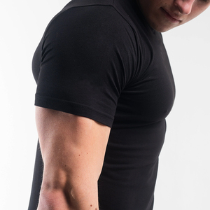 T-shirt pour homme, noir, manches courtes, col rond, couleur unie, tricoté, coupe classique, décontracté, respirant, teinture au fil, 100% polyester, séchage rapide - Product Image 3